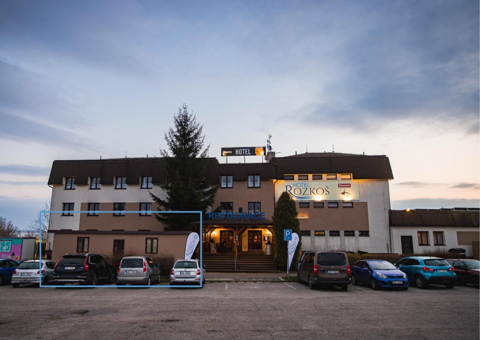 Hotel Rozkos Ческа-Скалице Экстерьер фото